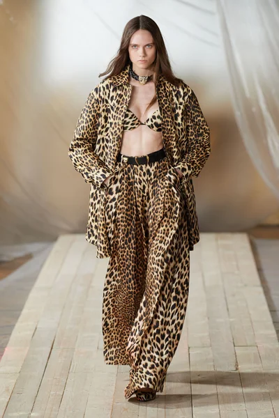 Look 38